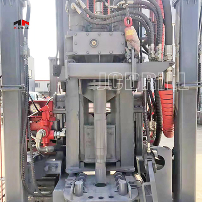 Beli 200m Mesin Diesel Air Sumur Pengeboran Rig Steel Track Mounted Borehole pembuatan online