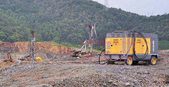 Atlas Copco Portable Screw Air Compressor dengan 30,5m³ / menit Nominal Volume Flow